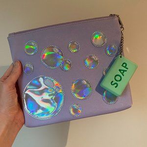Studio DIY Can't Clutch This: Bubble Clutch Soap